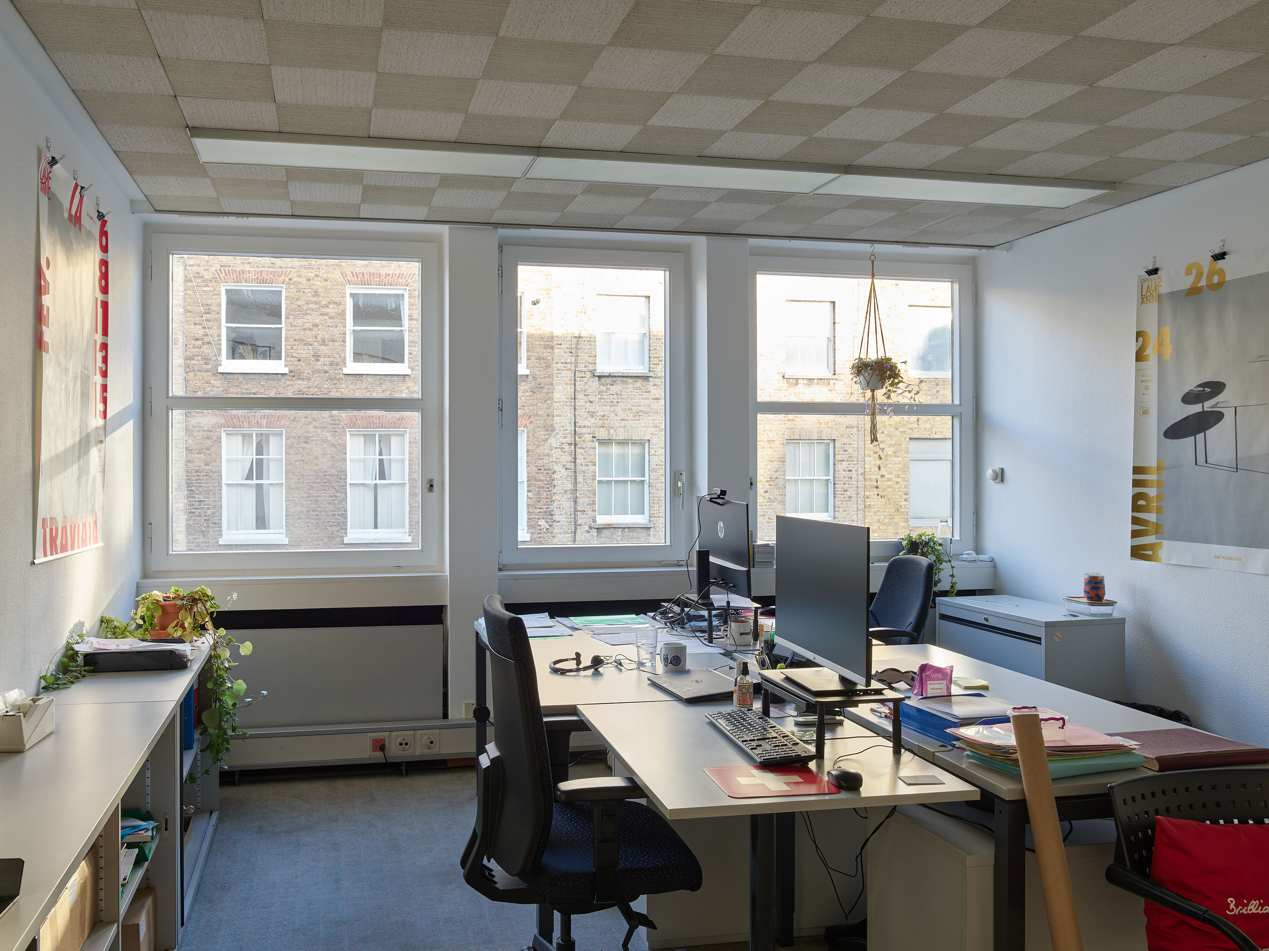 Ahp0008 embassy 005099 J2560